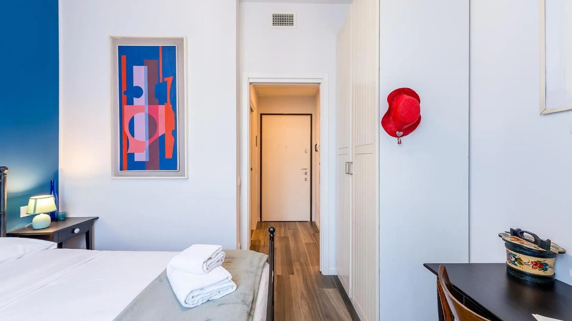 Nuovi Bilocali Central Station - 2 Apt Con Parcheggio In Box E 1 Apt Con Balcone -No Box- N&S Town Homes Milán 0*,  Itálie