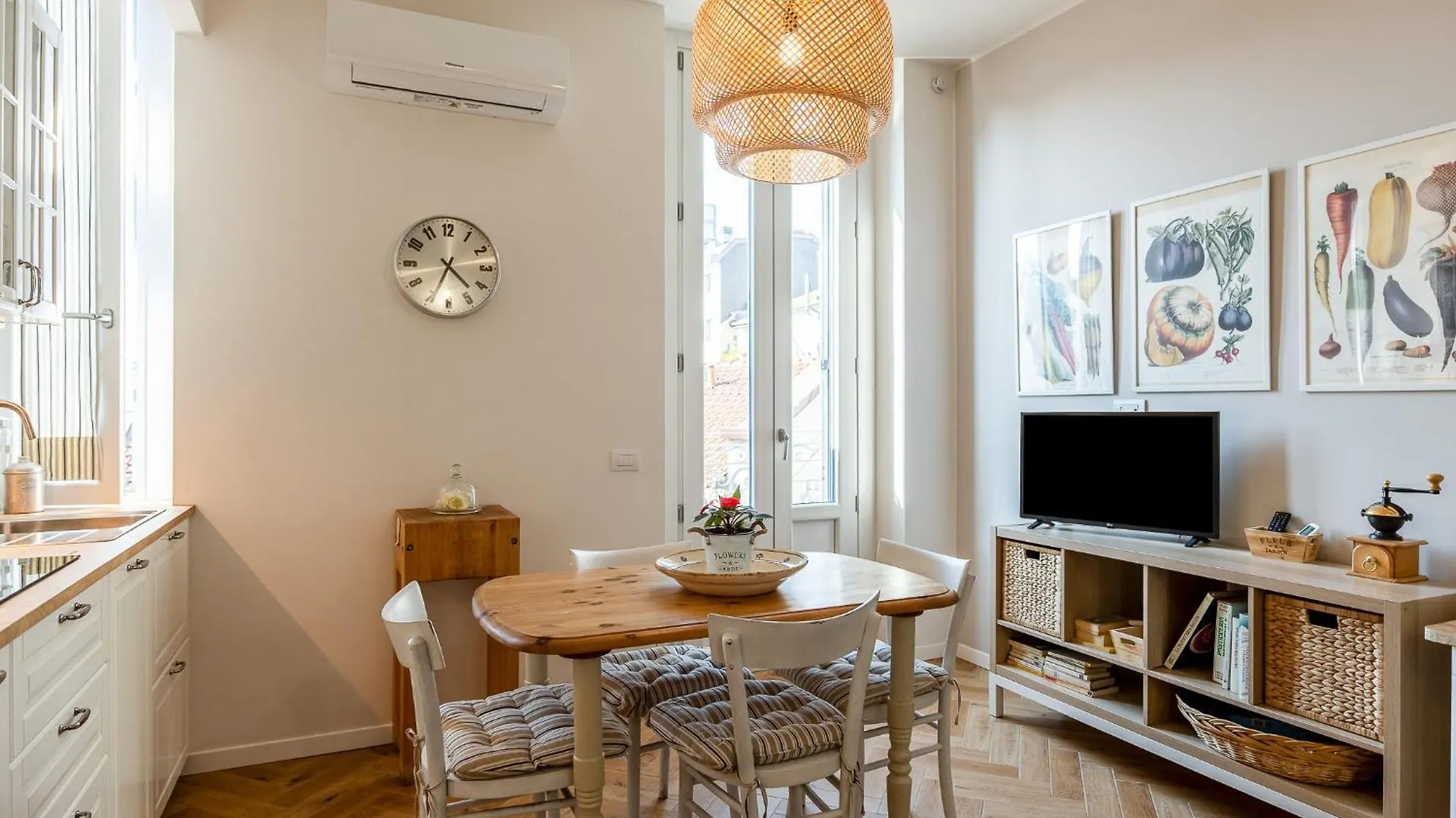 Nuovi Bilocali Central Station - 2 Apt Con Parcheggio In Box E 1 Apt Con Balcone -No Box- N&S Town Homes Milan Italy